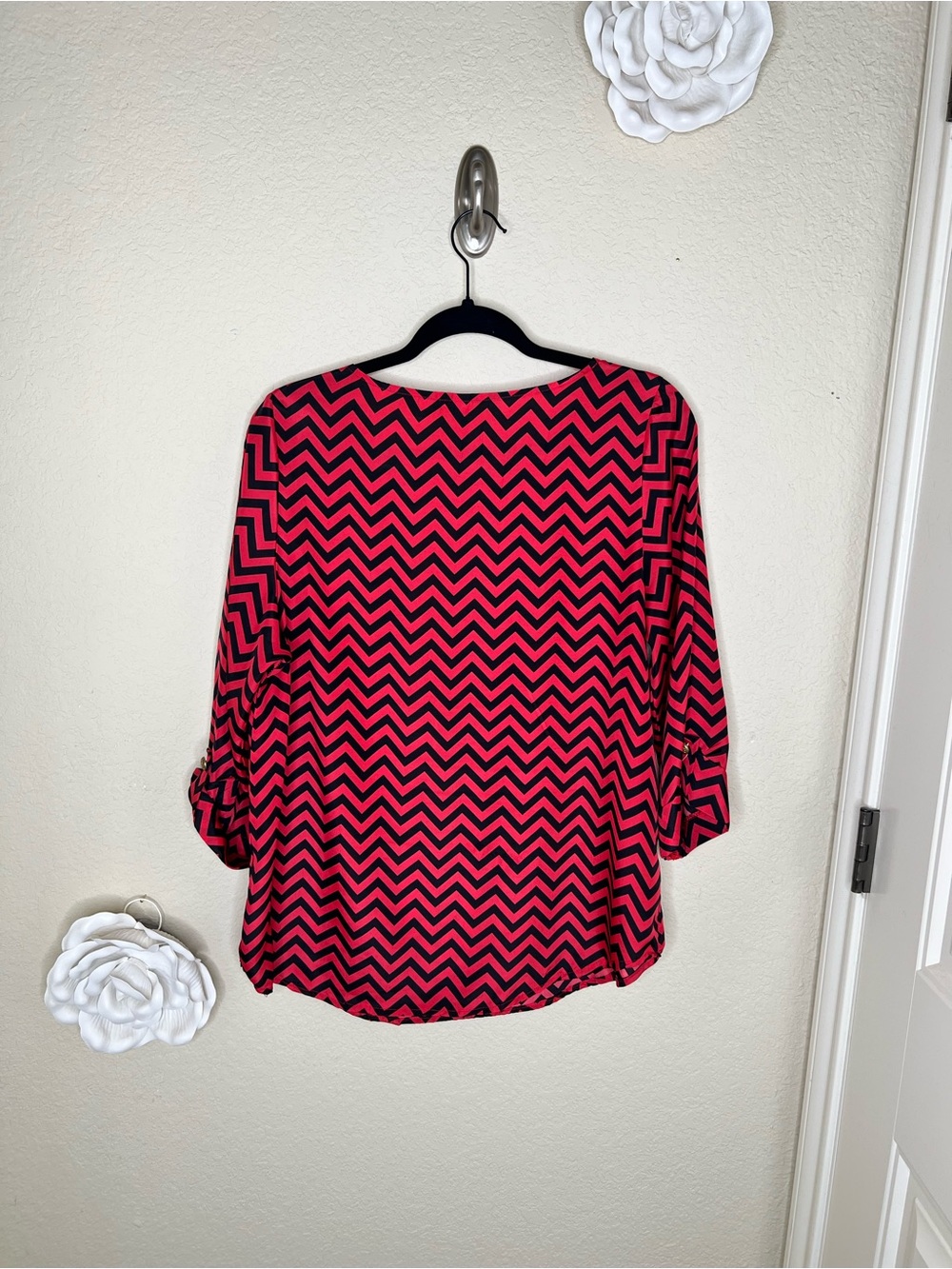 NTM: Texas Tech Red Raiders Bamboo Chevron Pink Black Blouse Roll Tab Large - Picture 8 of 13